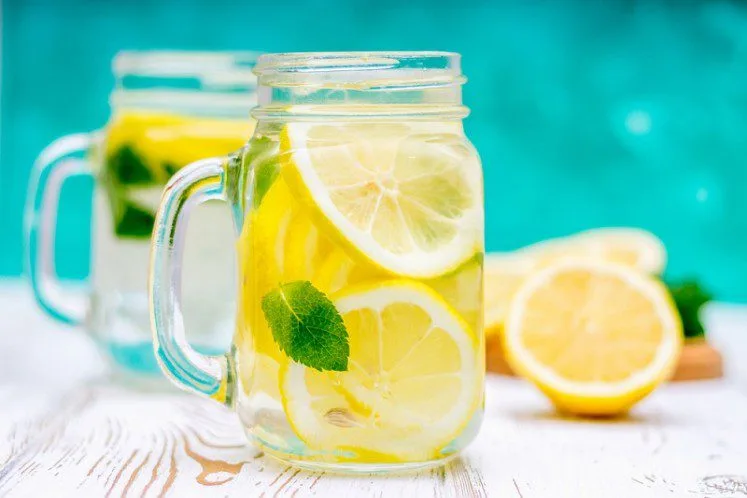 Dix Raisons De Boire De L'Eau Citronnée Chaque Matin Lemon Water