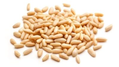Noix de pin biologiques